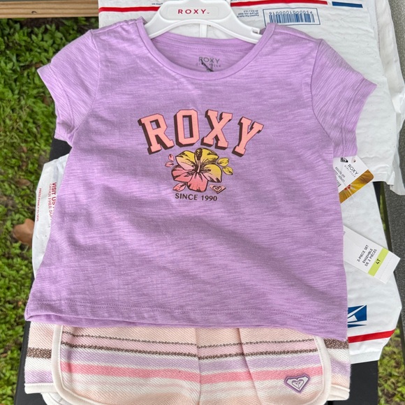 Roxy Kids Lilac Tee with Floral Graphic - Picture 1 of 3
